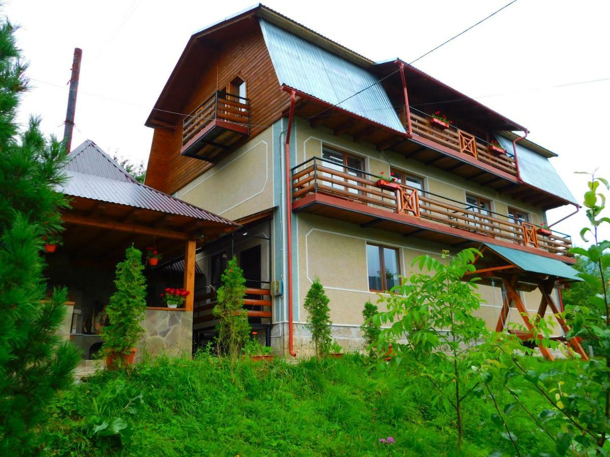 Glanz Cottage Yaremche Exterior photo